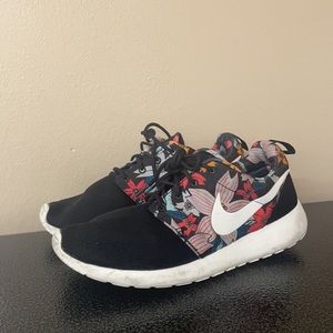 nike women's shoes floral